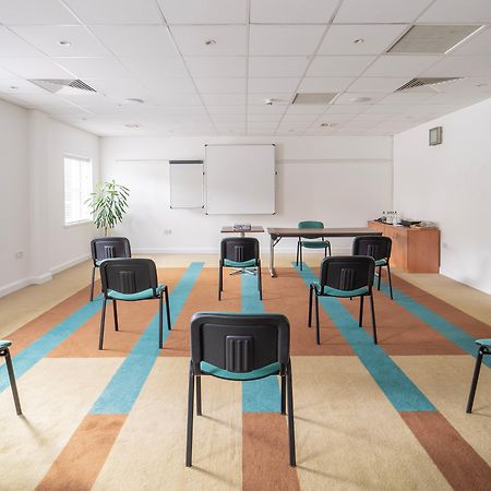 Holiday Inn Bristol Airport By Ihg Redhill  Buitenkant foto