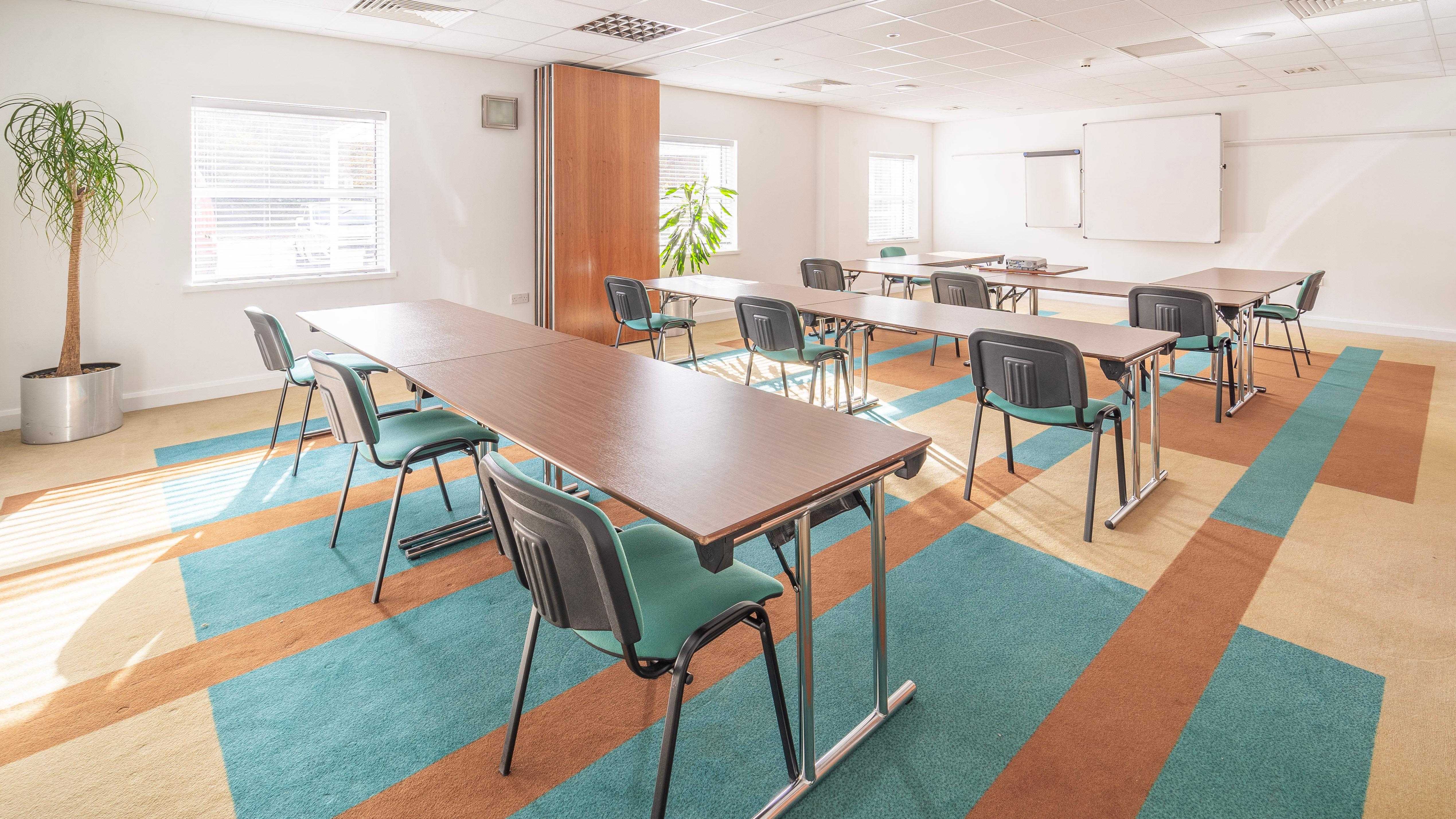 Holiday Inn Bristol Airport By Ihg Redhill  Buitenkant foto