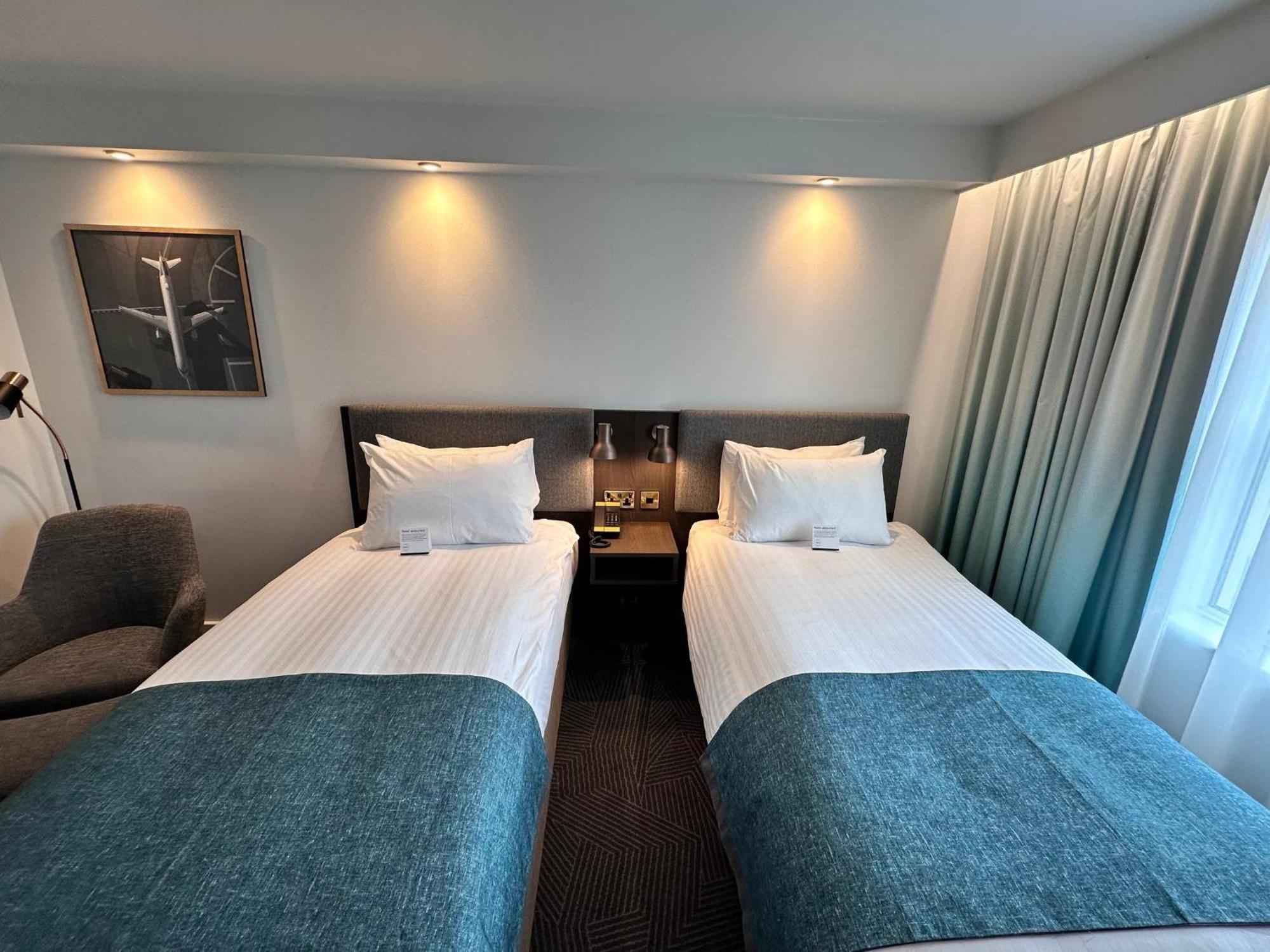 Holiday Inn Bristol Airport By Ihg Redhill  Buitenkant foto