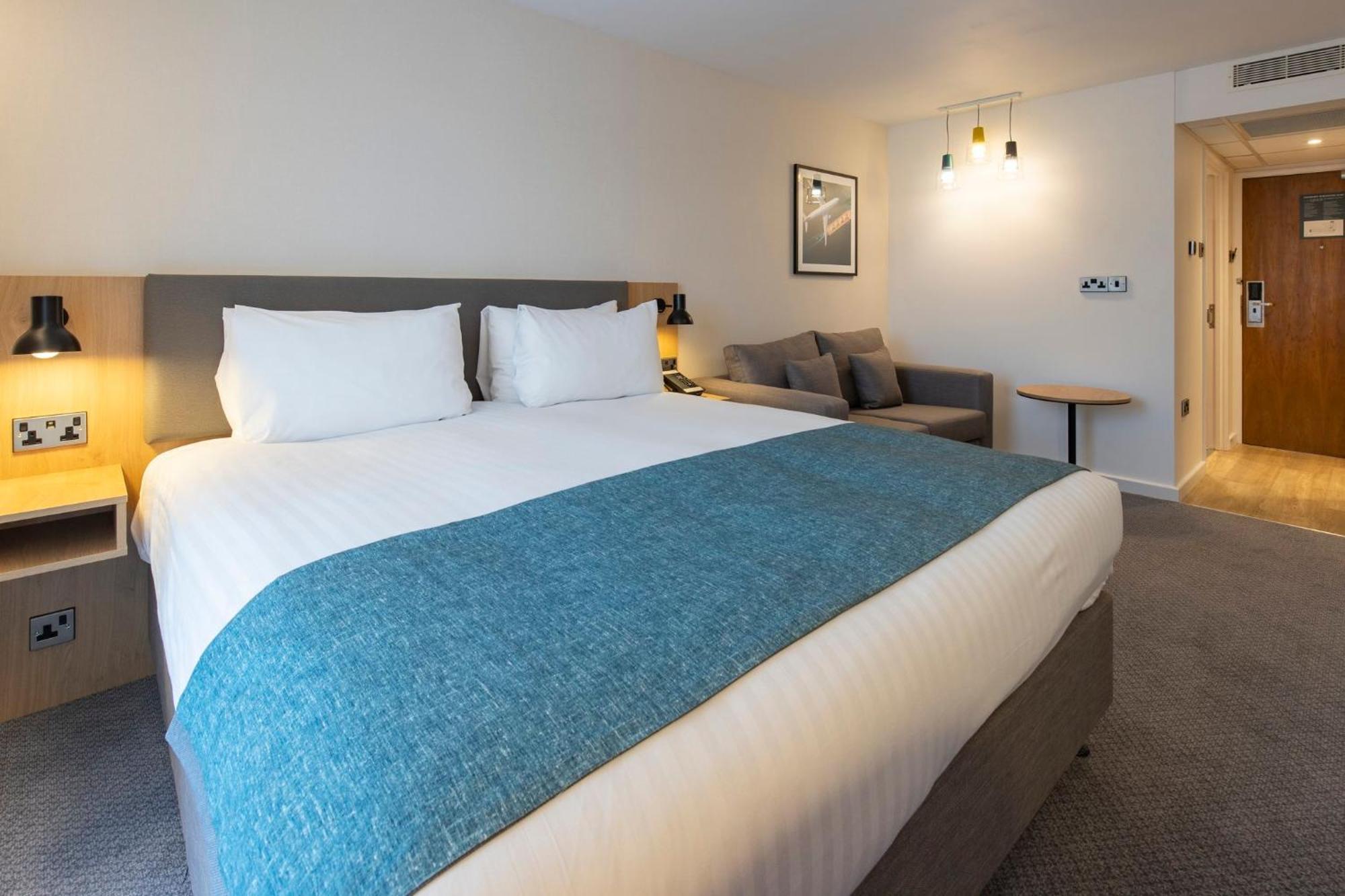 Holiday Inn Bristol Airport By Ihg Redhill  Buitenkant foto