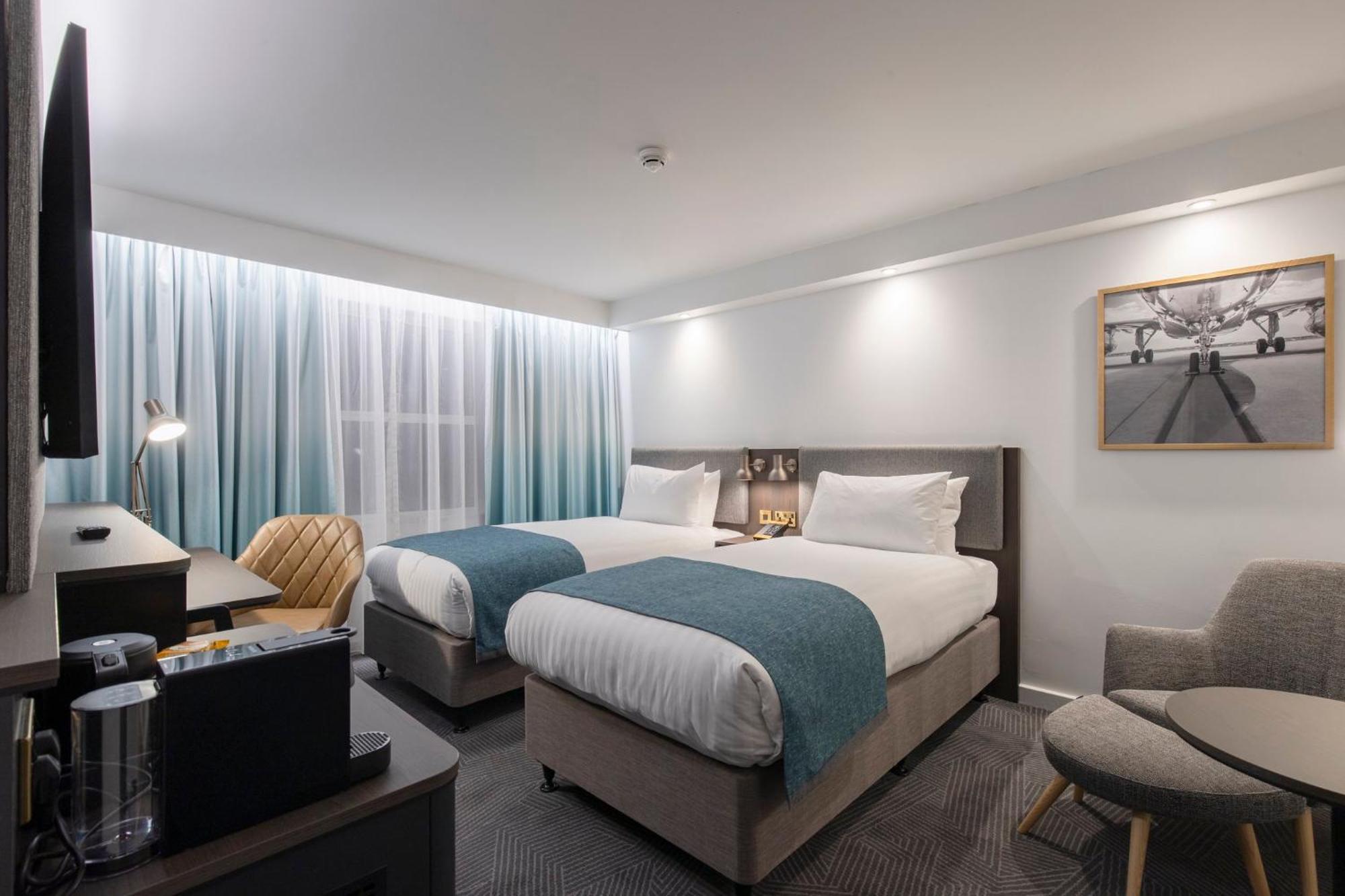 Holiday Inn Bristol Airport By Ihg Redhill  Buitenkant foto