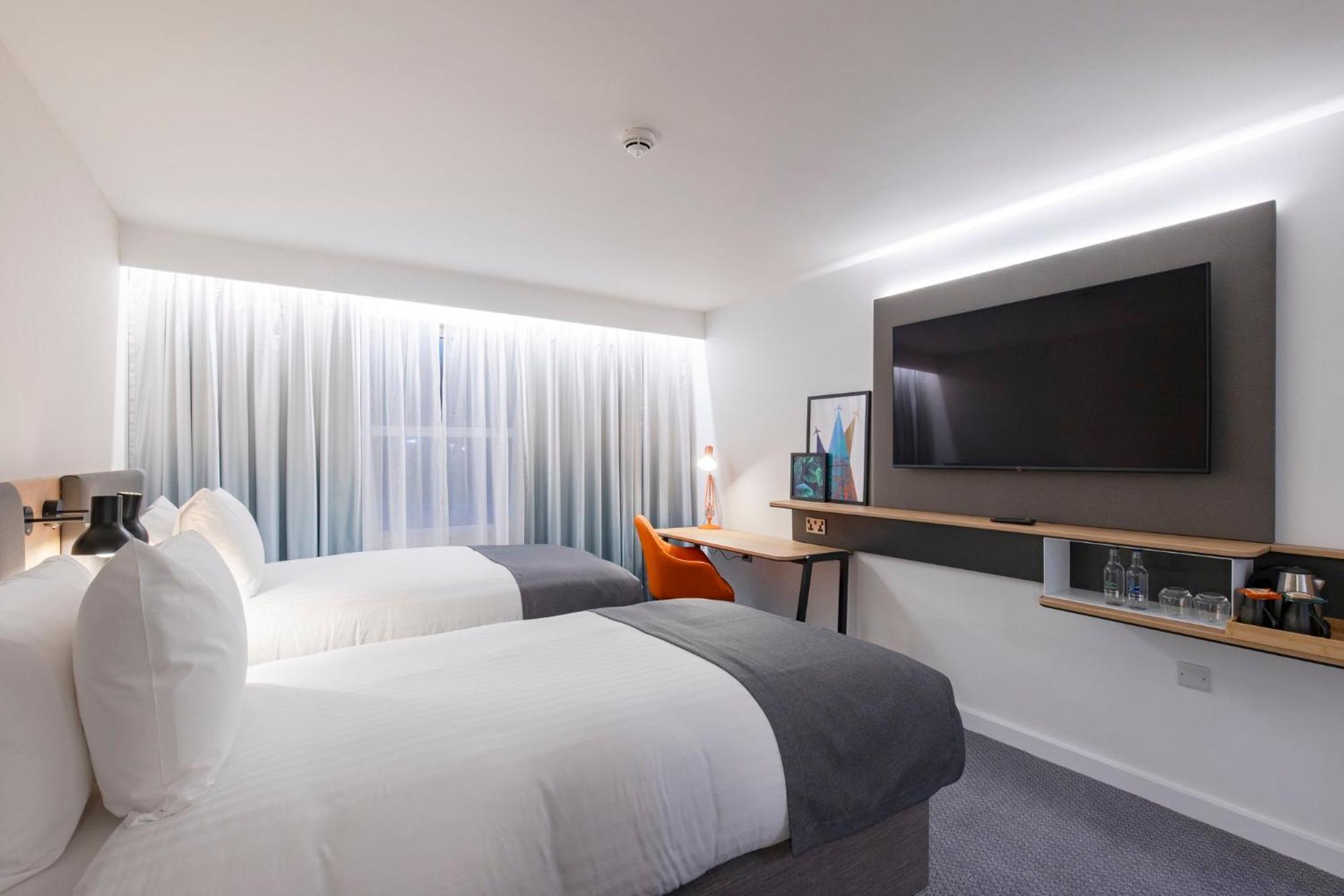 Holiday Inn Bristol Airport By Ihg Redhill  Buitenkant foto