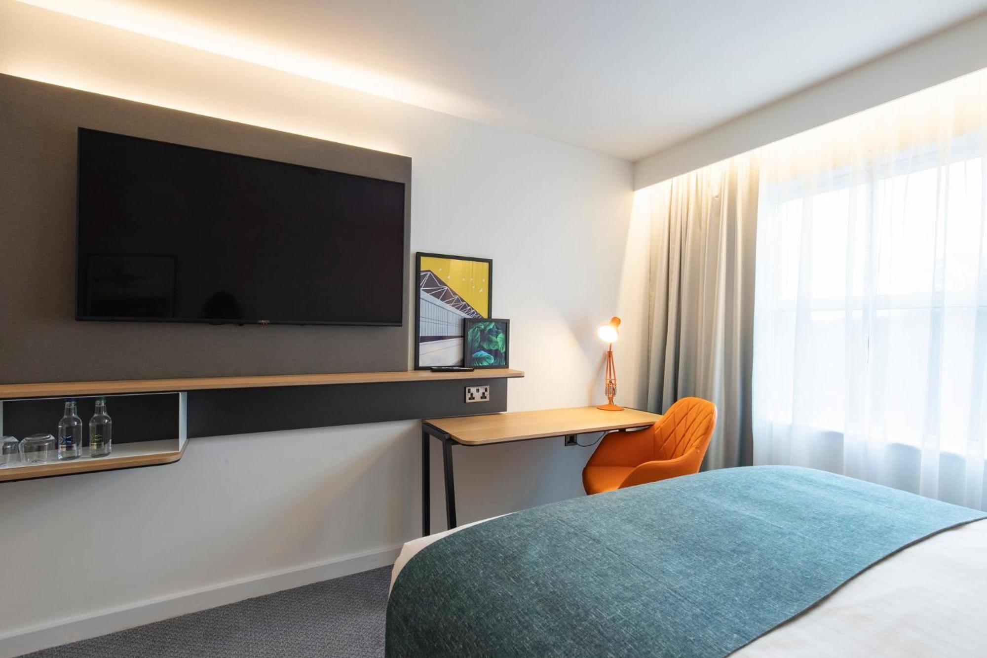 Holiday Inn Bristol Airport By Ihg Redhill  Buitenkant foto