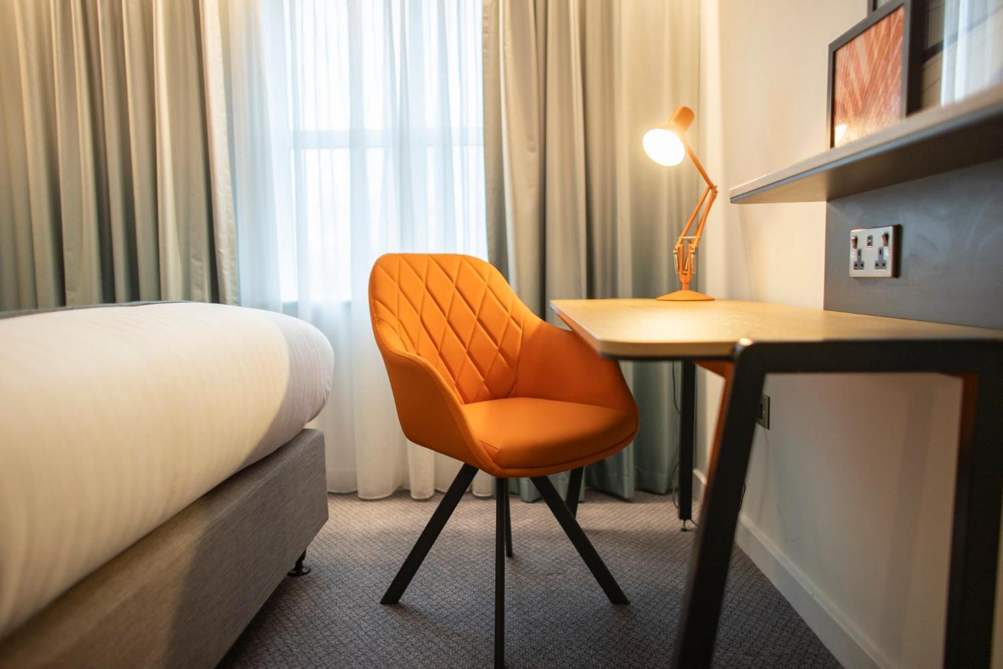 Holiday Inn Bristol Airport By Ihg Redhill  Buitenkant foto