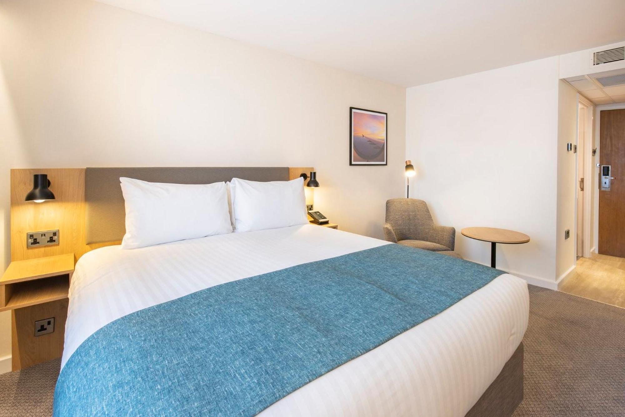 Holiday Inn Bristol Airport By Ihg Redhill  Buitenkant foto