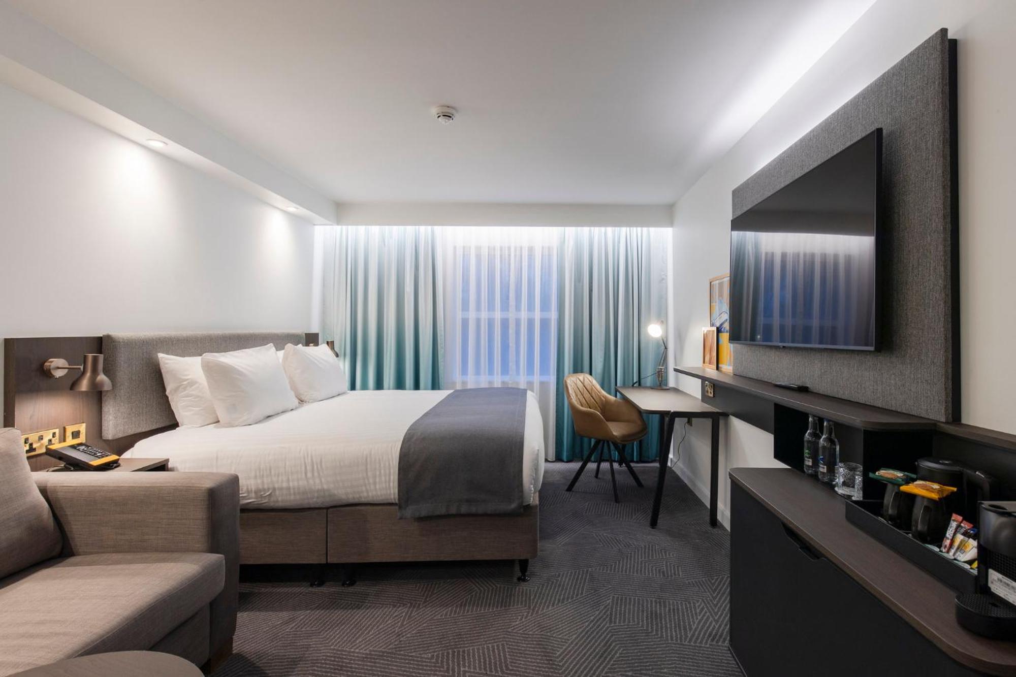 Holiday Inn Bristol Airport By Ihg Redhill  Buitenkant foto