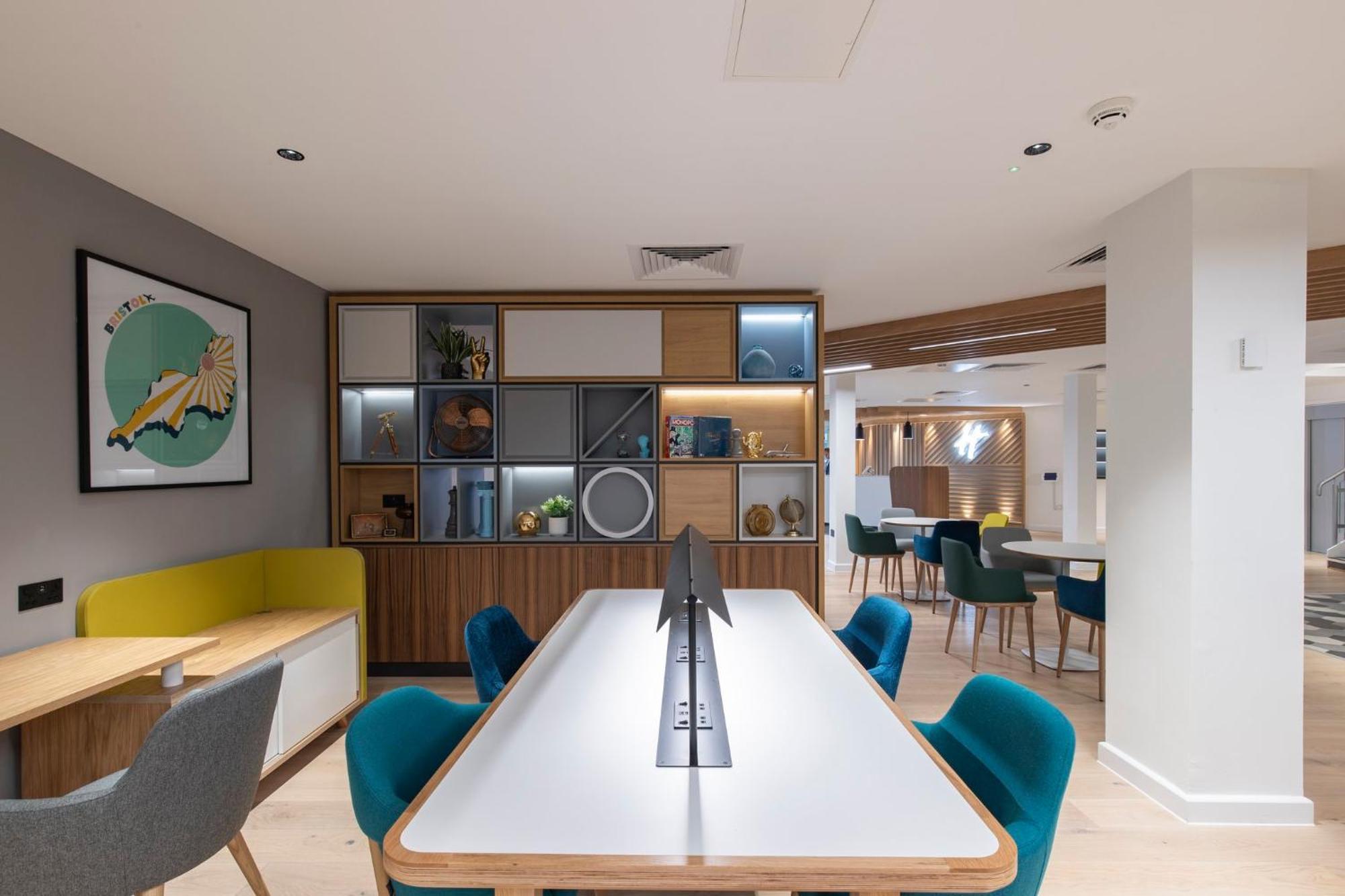 Holiday Inn Bristol Airport By Ihg Redhill  Buitenkant foto