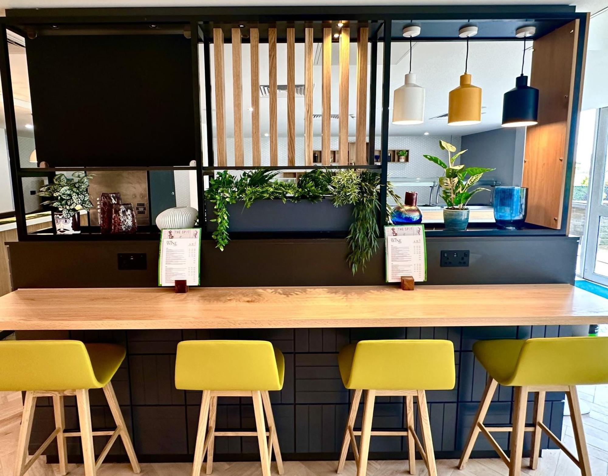 Holiday Inn Bristol Airport By Ihg Redhill  Buitenkant foto