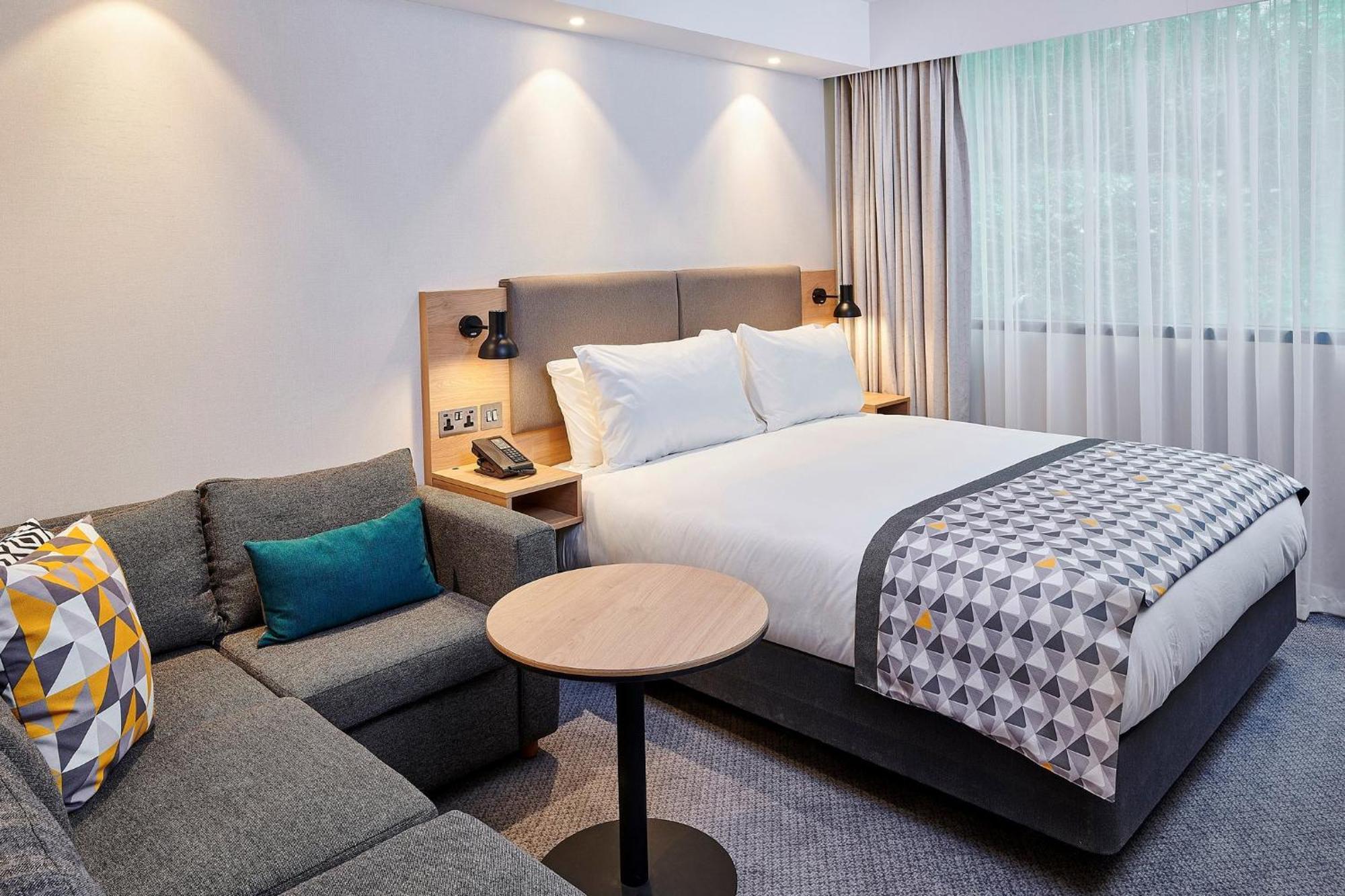 Holiday Inn Bristol Airport By Ihg Redhill  Buitenkant foto