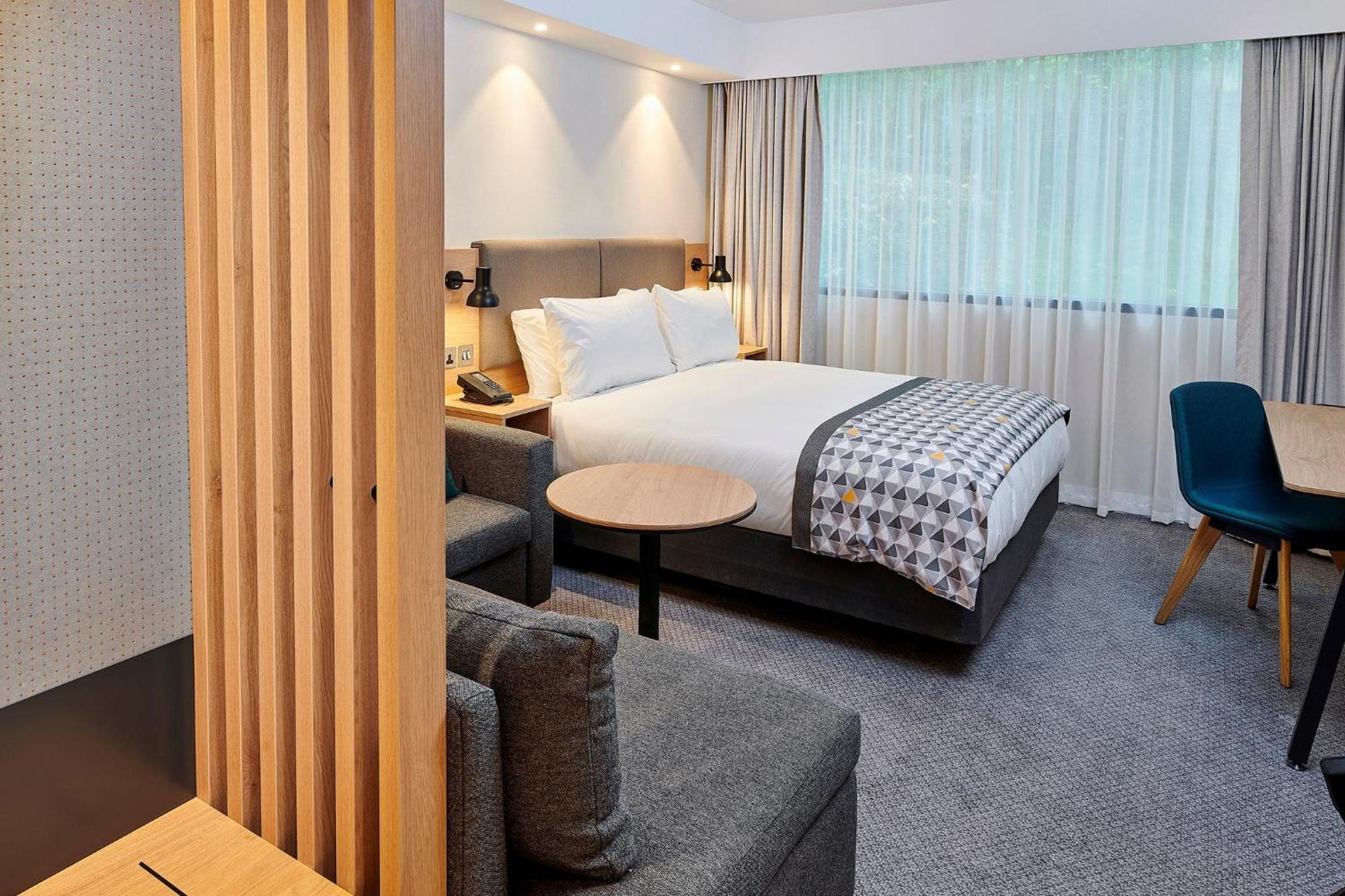 Holiday Inn Bristol Airport By Ihg Redhill  Buitenkant foto