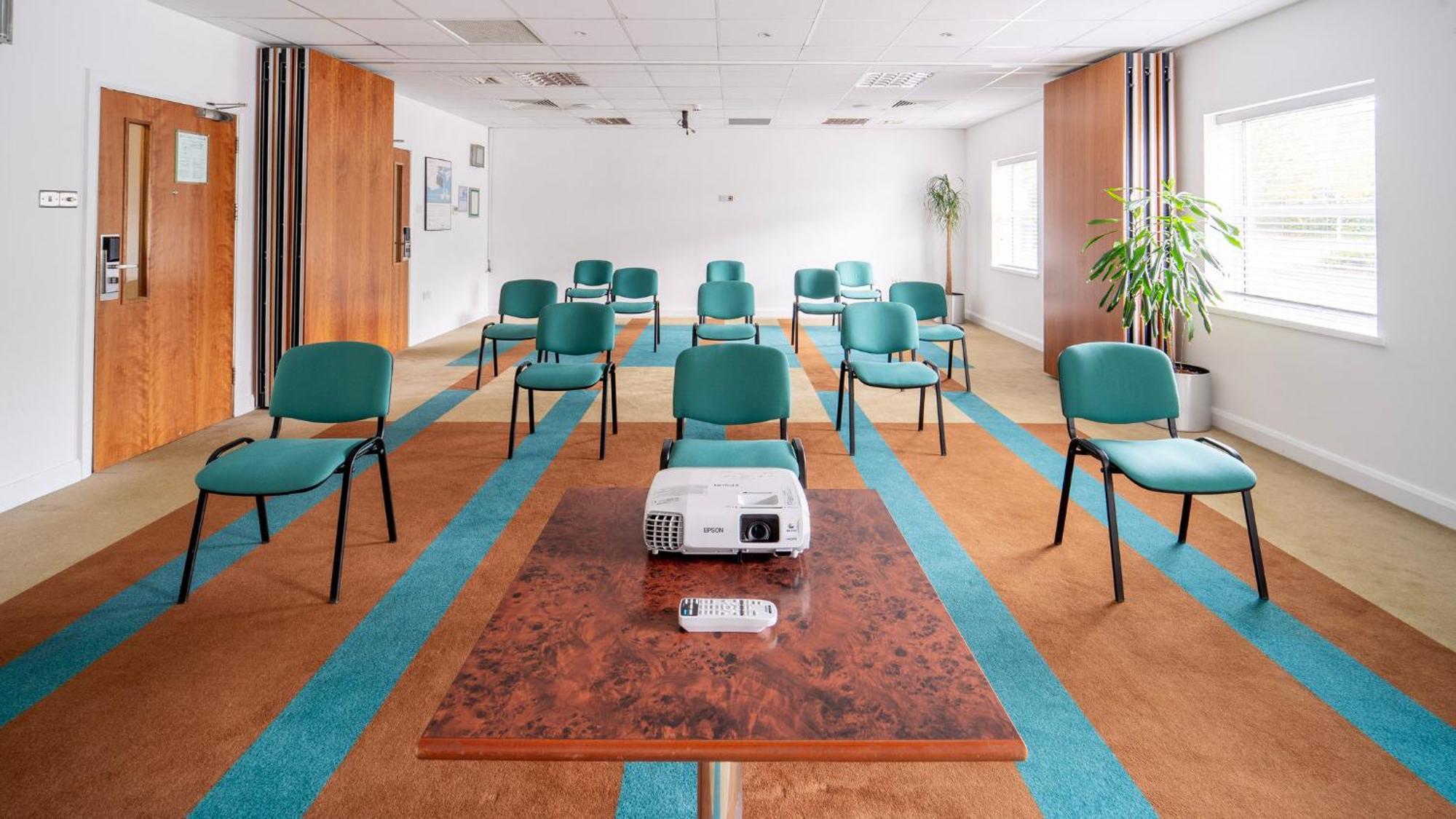 Holiday Inn Bristol Airport By Ihg Redhill  Buitenkant foto