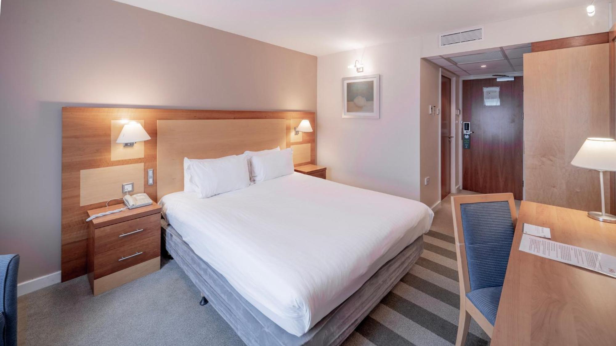 Holiday Inn Bristol Airport By Ihg Redhill  Buitenkant foto