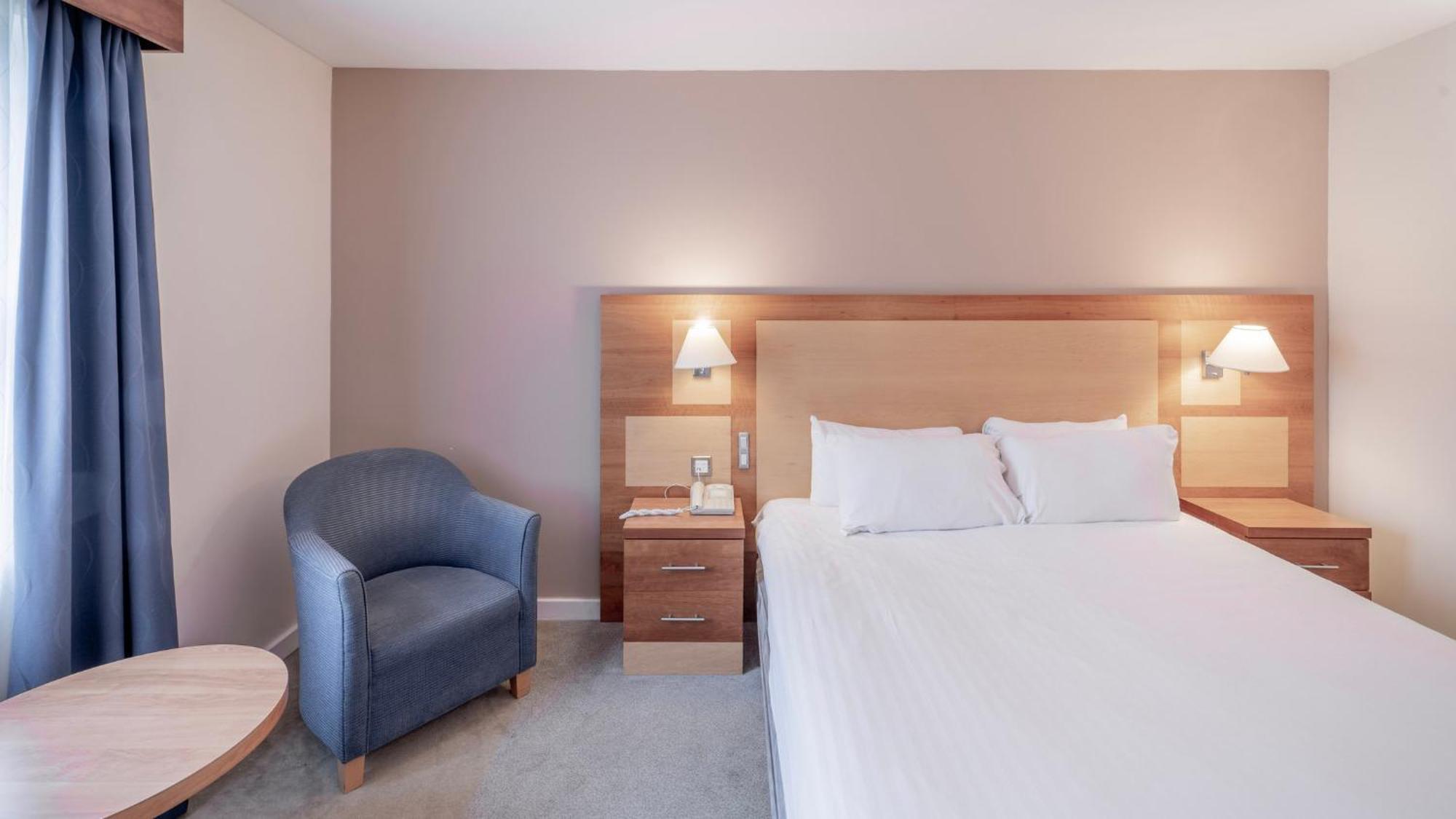 Holiday Inn Bristol Airport By Ihg Redhill  Buitenkant foto
