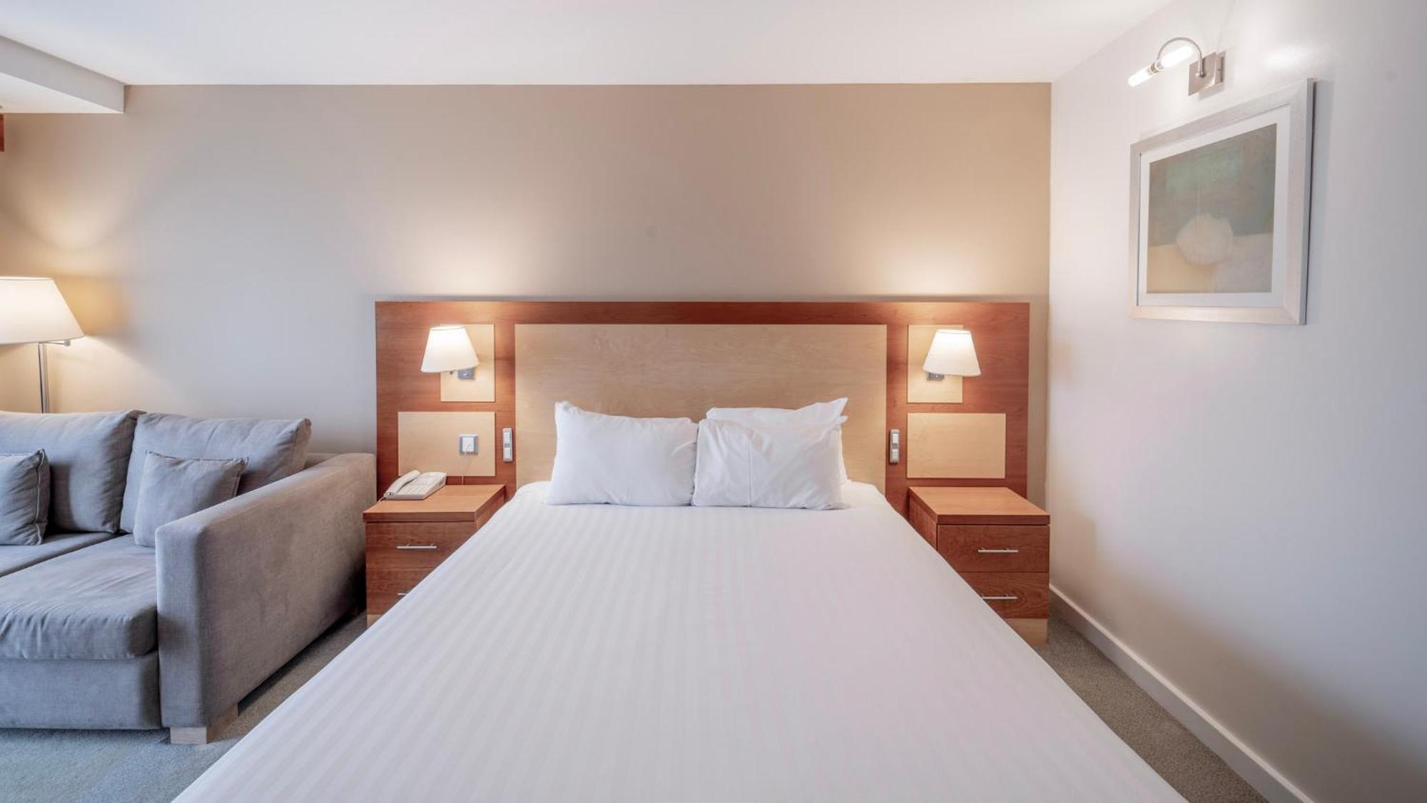Holiday Inn Bristol Airport By Ihg Redhill  Buitenkant foto